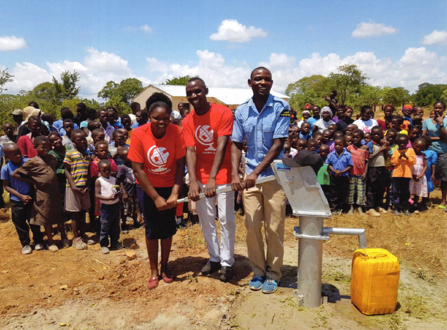 Pomoc w budowie studni dla szkoły w wiosce Libambami